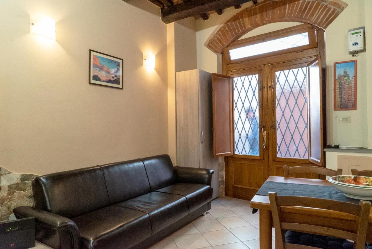 Antica Pelleria Apartment Лука Екстериор снимка