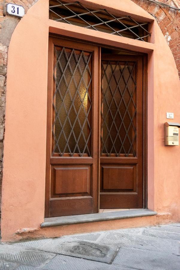 Antica Pelleria Apartment Лука Екстериор снимка